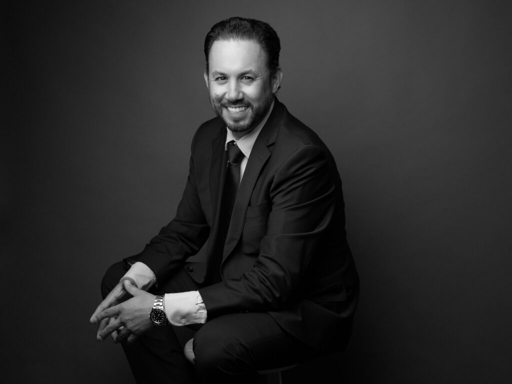 Marco Santelices promueve desarrollos inmobiliarios en Baja California