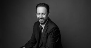 Marco Santelices promueve desarrollos inmobiliarios en Baja California