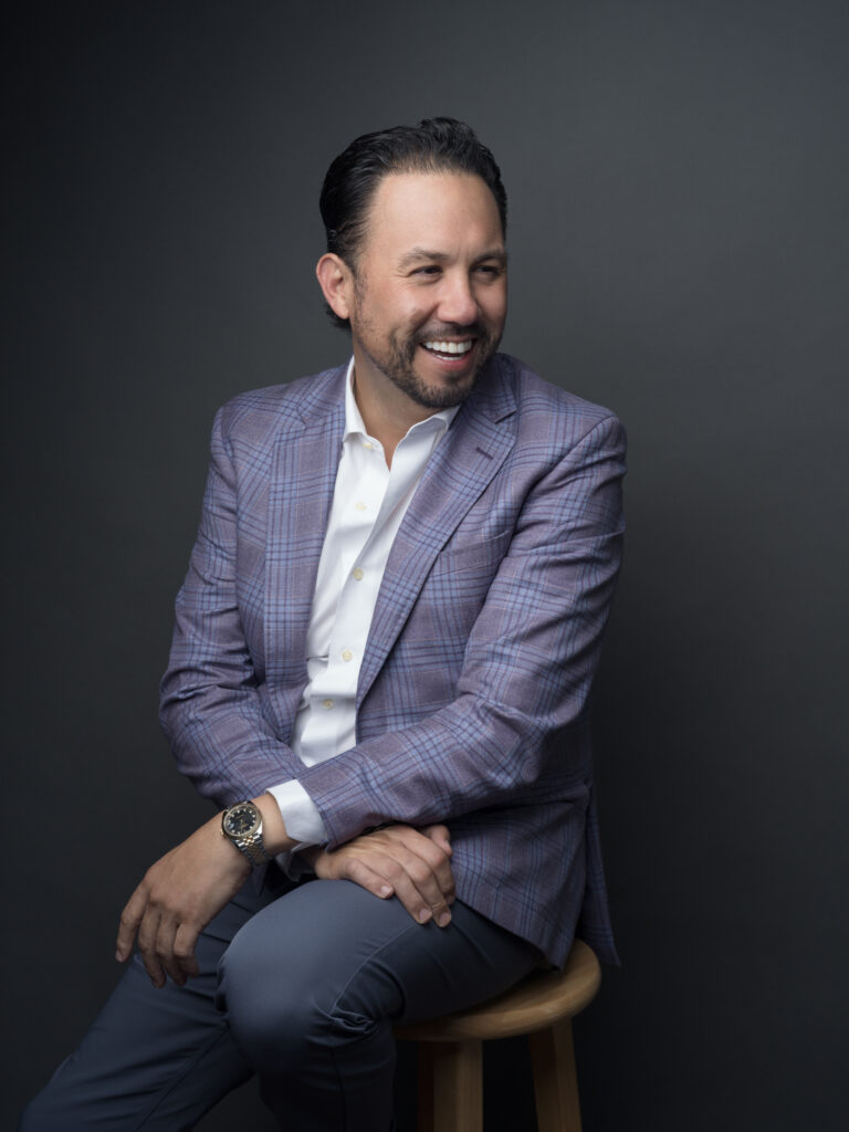 Retrato a color de Marco Antonio Moreno Gómez Santelices, líder de Grupo Marsan y desarrollador inmobiliario en Baja California.