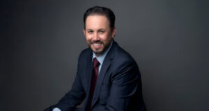 Retrato profesional de Marco Santelices, empresario de Tijuana y fundador de Grupo Marsan